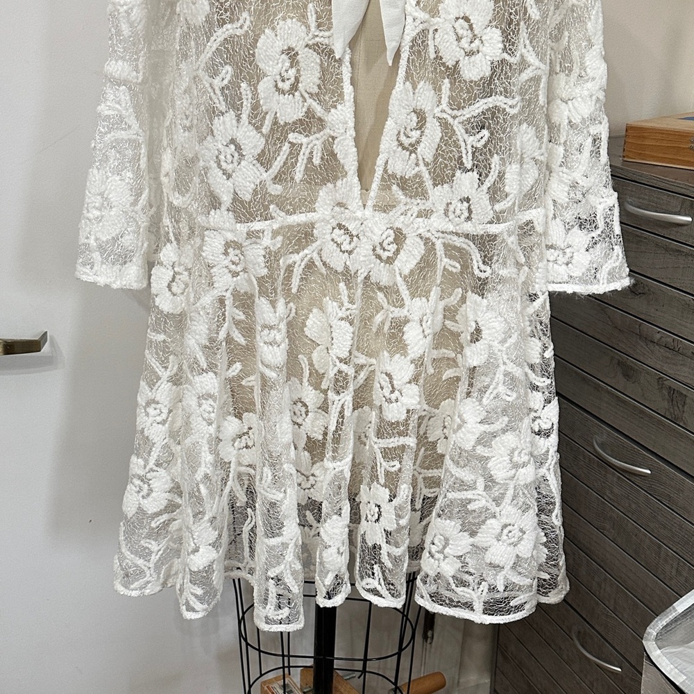Free People White Floral Lace Dress see through gorgeous lace🤩🤩🤩 - Picture 6 of 15